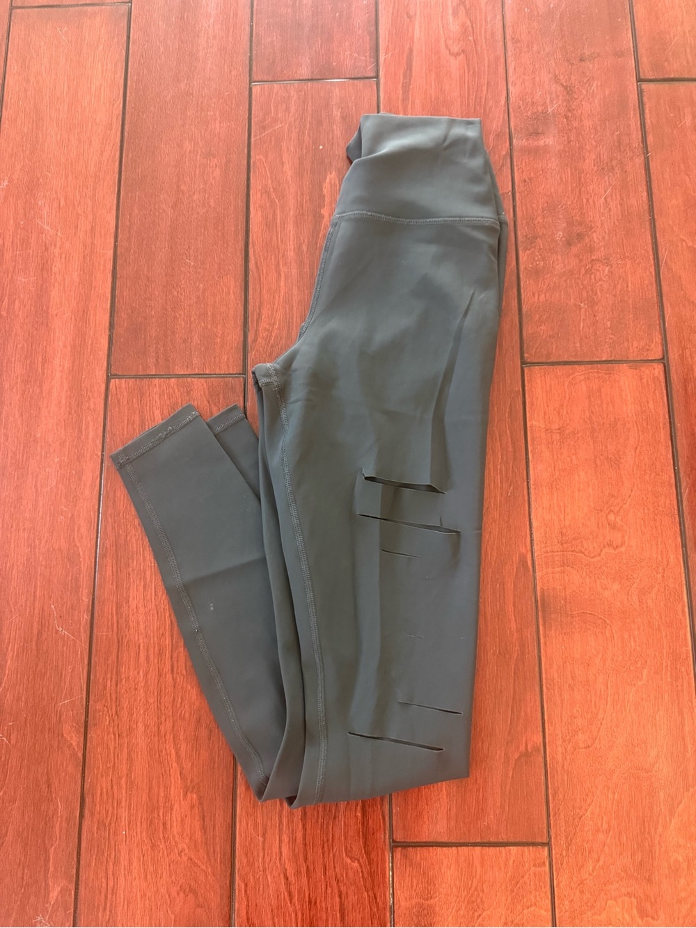 Alo cut out leggings